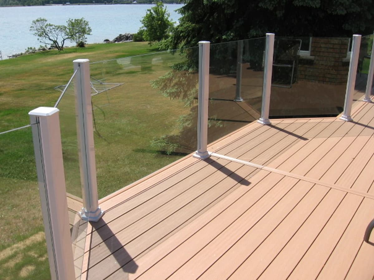 Aluminum Railing with Glass