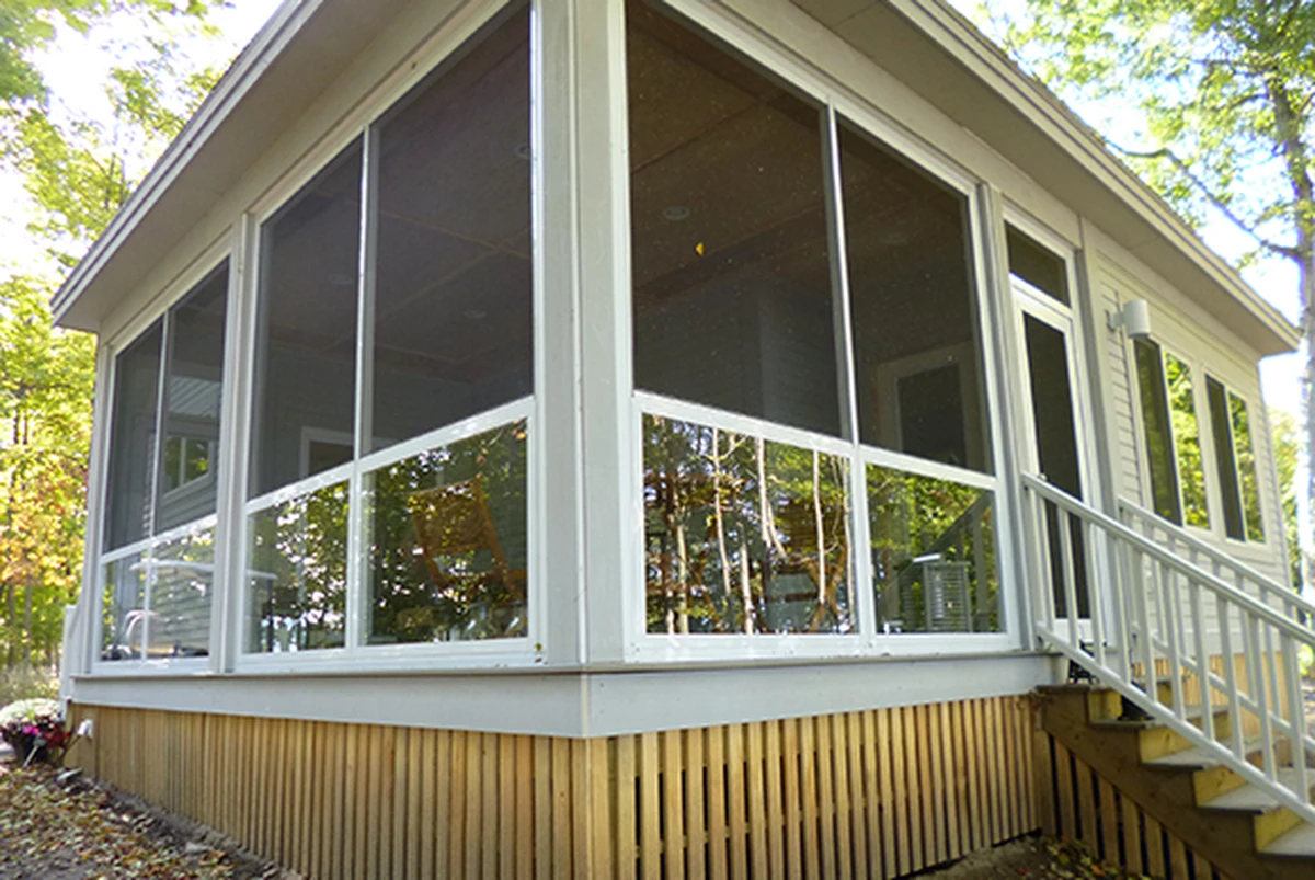 Integrated Screen Railings | Sunspace Sunrooms Corporate