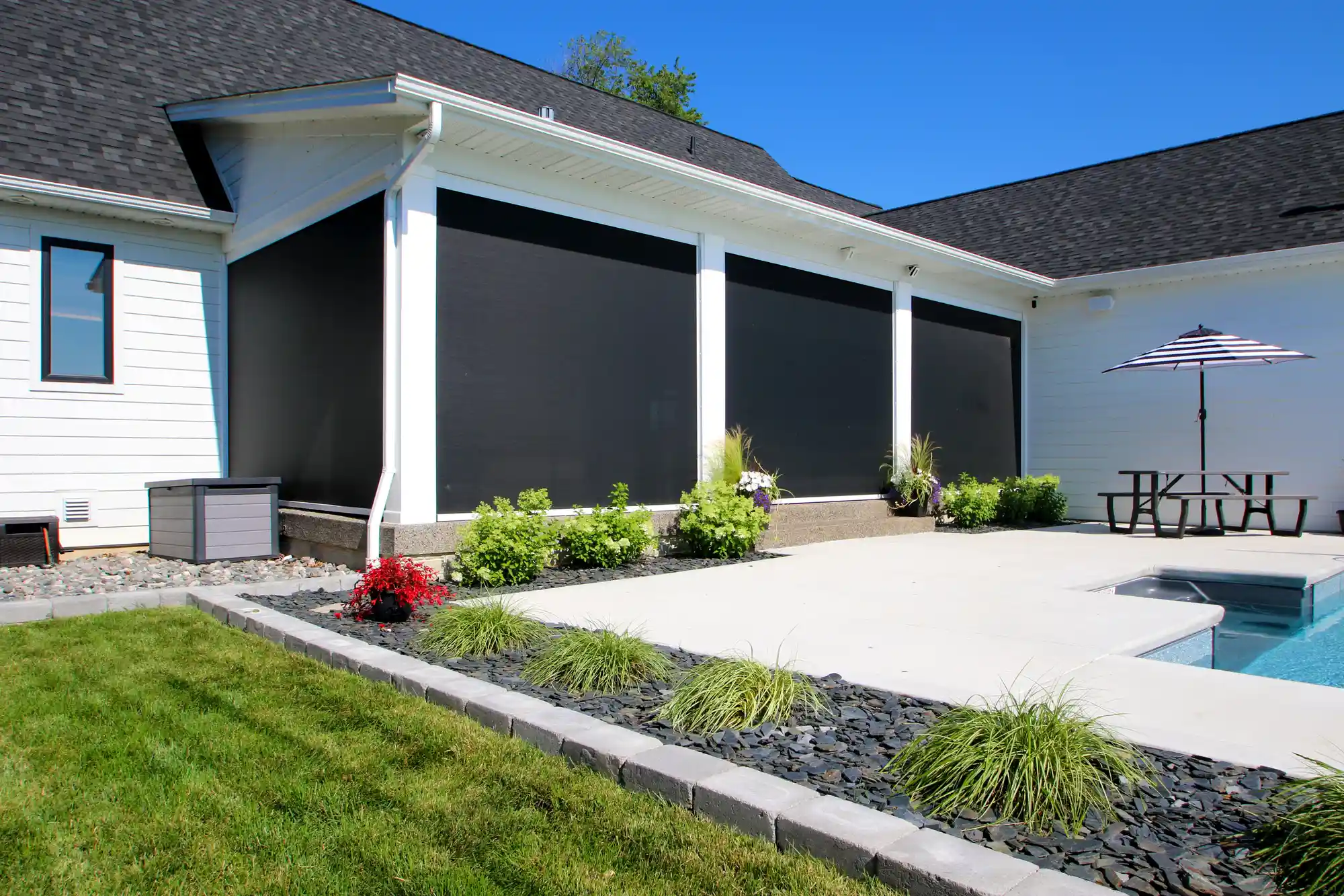 Retractable Screen System