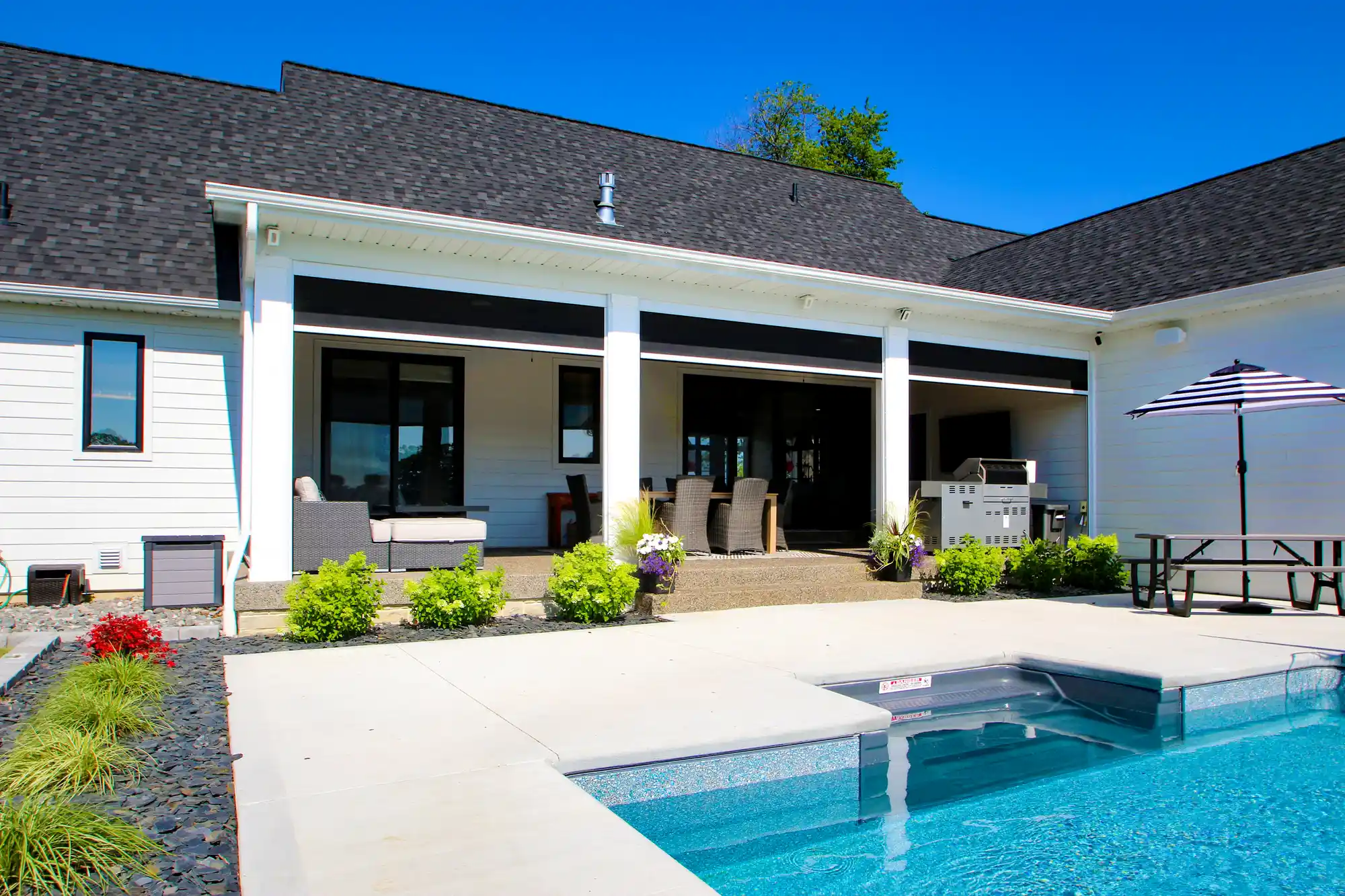 Retractable Screen System