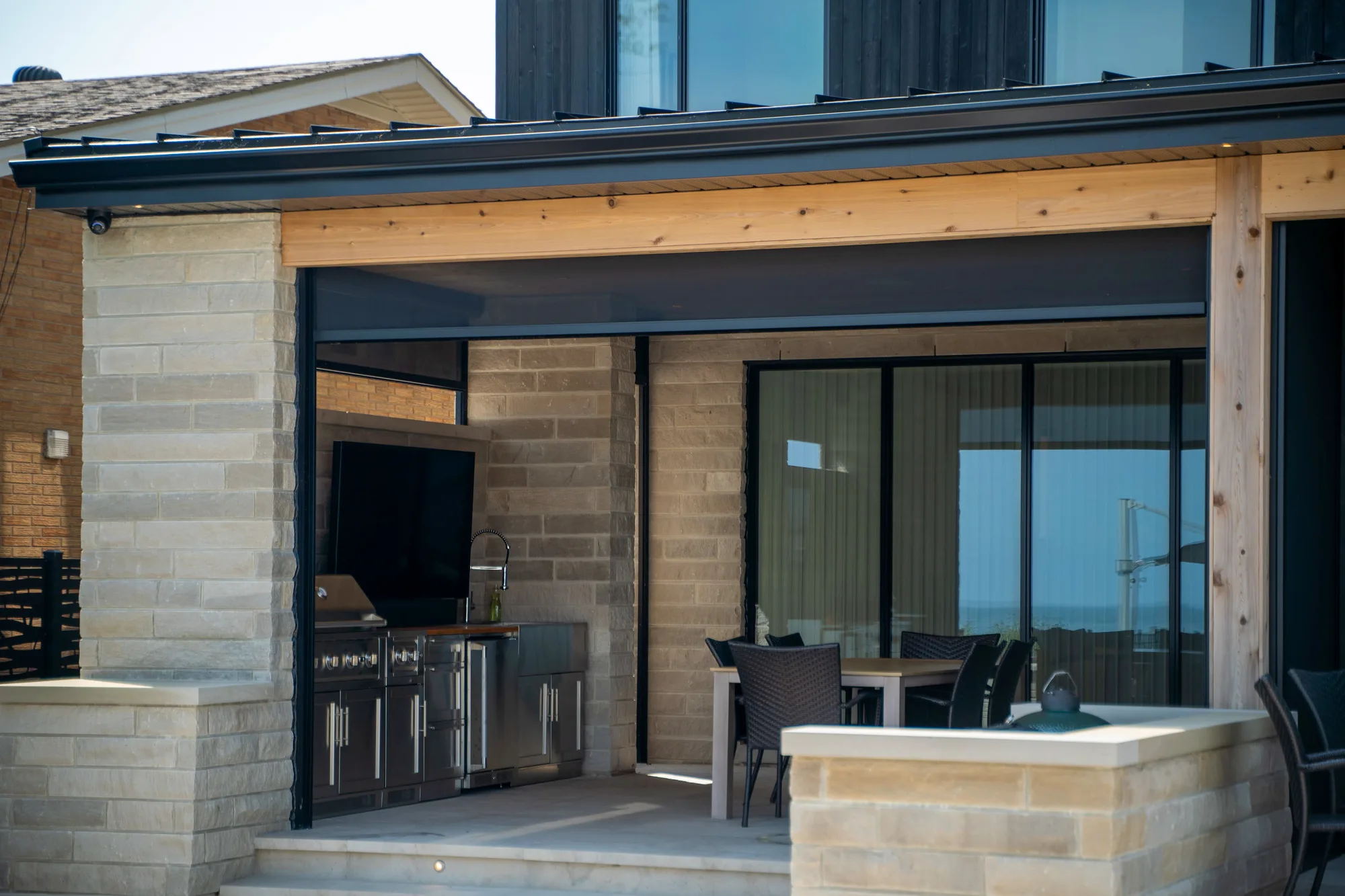 Retractable Screen System