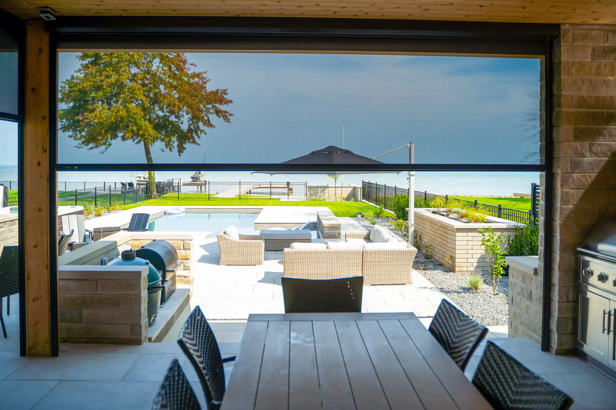 Retractable Screen System